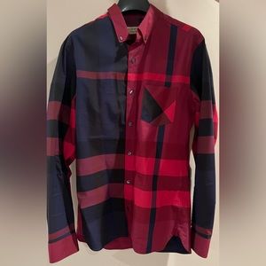Burberry shirt, perfect condition , was worn once